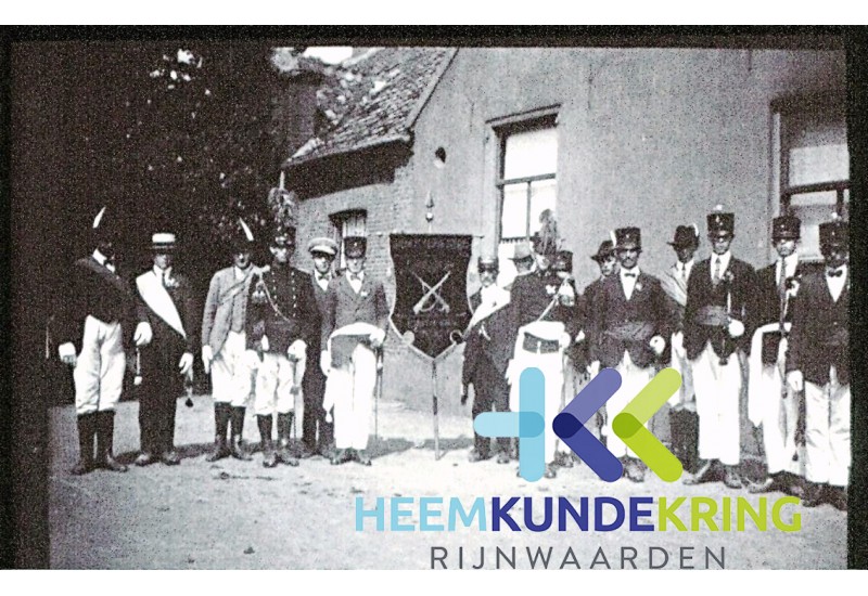 Schutterij Excelsior 1927 voor Cafe Barthen H.Nas-I.Jansen- Jurrius- Wolsink-Jan Vis Jeurissen- Schuiling- Willemsen Hv-d Meijden Langenhof R v-d Bout hentje Brandenburg F00002670